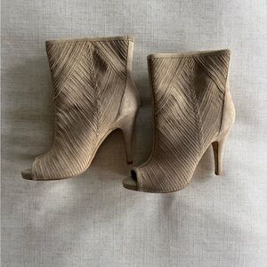 Elegant Tan Peep-Toe Ankle Boots